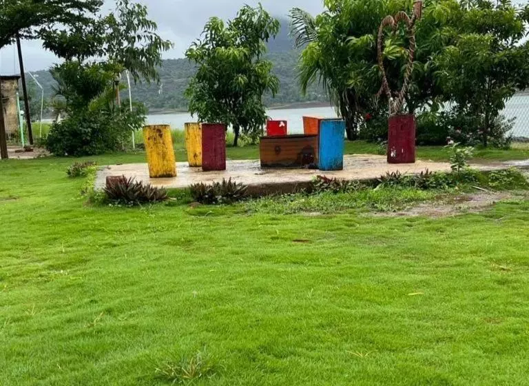 リゾートホテル Camp Pawna View Maval
