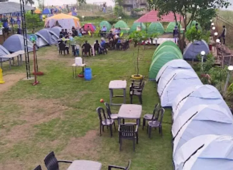 リゾートホテル Camp Pawna View Maval