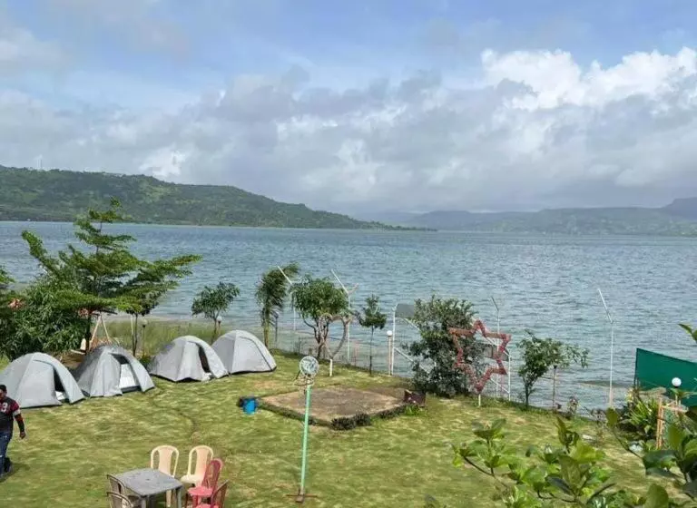 リゾートホテル Camp Pawna View Maval