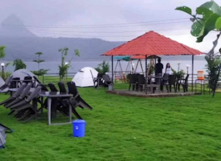 リゾートホテル Camp Pawna View Maval