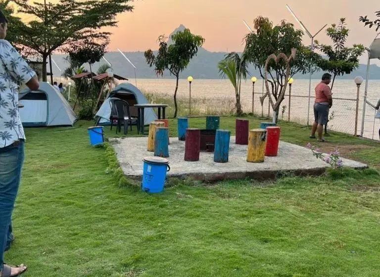 リゾートホテル Camp Pawna View Maval