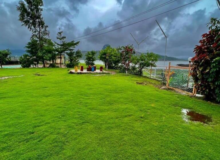 אתר נופש Camp Pawna View Maval