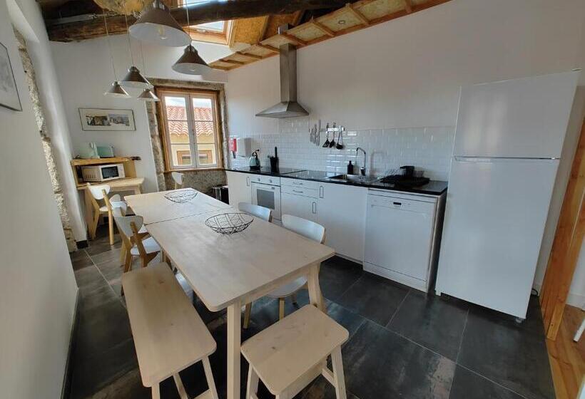 Urbe Sanchina   Hostel & Suites