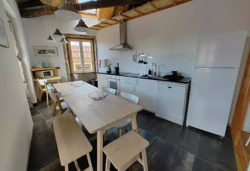 Urbe Sanchina   Hostel & Suites