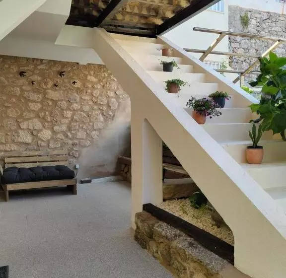 Urbe Sanchina   Hostel & Suites