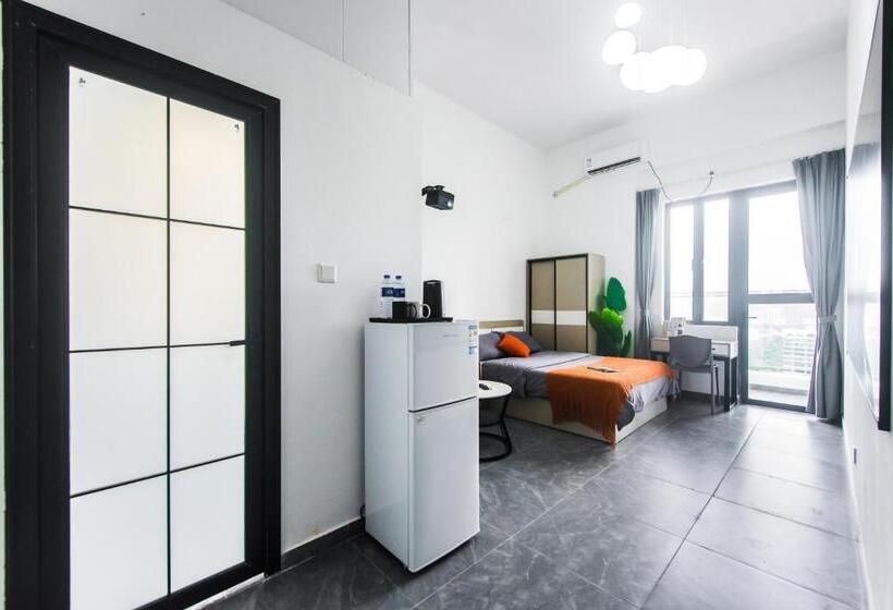 Wesu微宿时尚公寓（深圳龙华大浪时尚大浪小镇店）