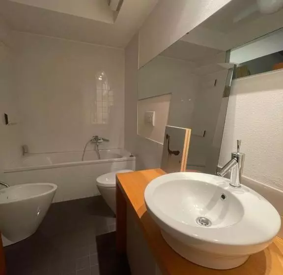 تختخواب و صبحانه Piccola Accogliente E Luminosa Camera In Appartamento Con Terrazza Vista Mare