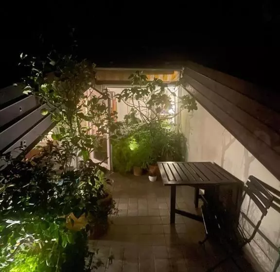 تختخواب و صبحانه Piccola Accogliente E Luminosa Camera In Appartamento Con Terrazza Vista Mare