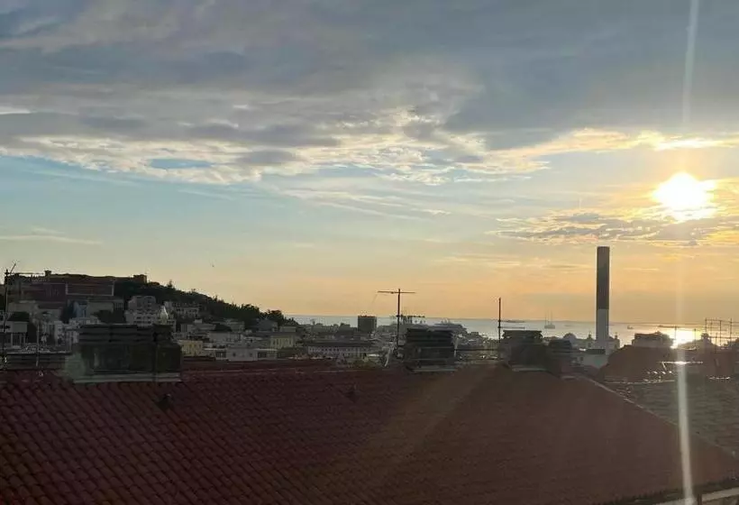 تختخواب و صبحانه Piccola Accogliente E Luminosa Camera In Appartamento Con Terrazza Vista Mare