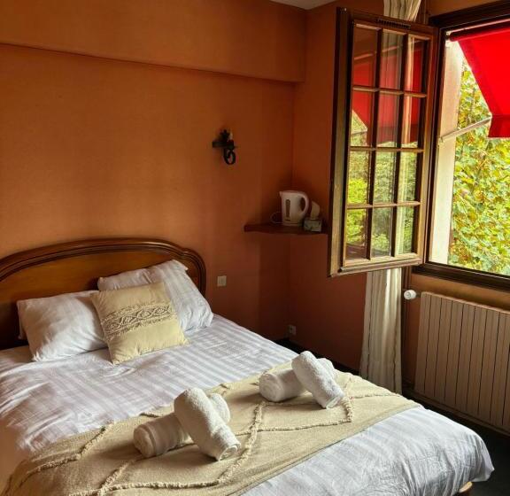 Отель La Chaumière De L Eau Sauvage