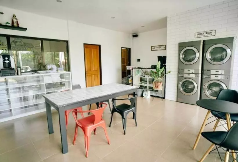 ホテル Marieli Suites