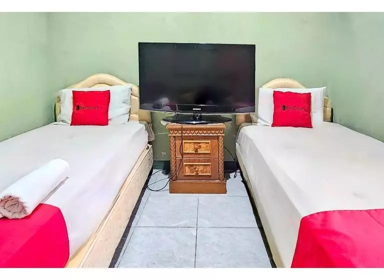 Hotelli Reddoorz At Linggarjati Kuningan