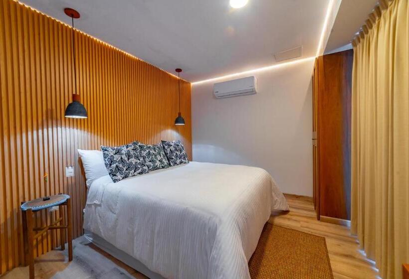 Pao Pao Hotel & Beach Club