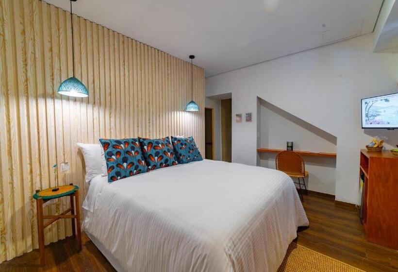 Pao Pao Hotel & Beach Club