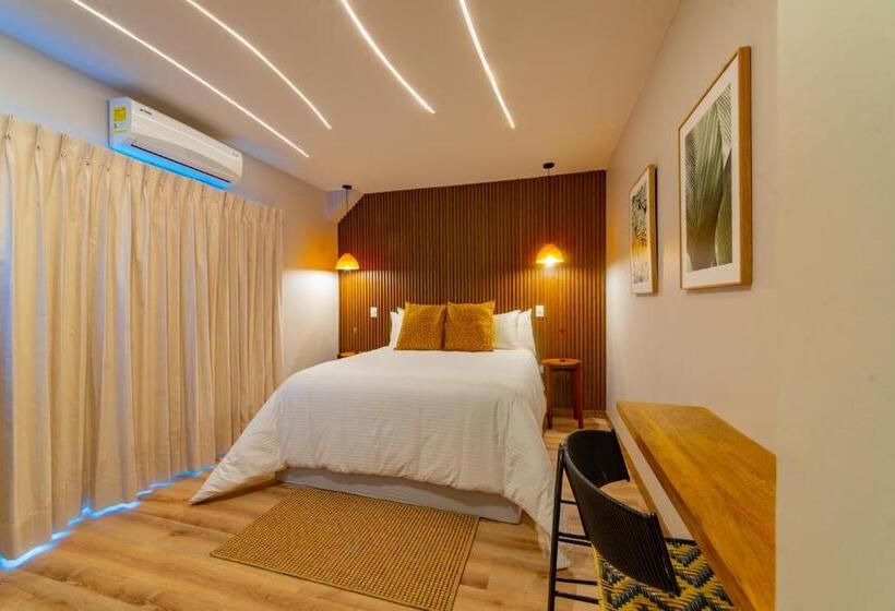 Pao Pao Hotel & Beach Club