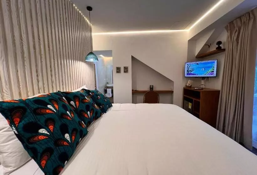 Pao Pao Hotel & Beach Club