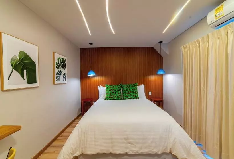 Pao Pao Hotel & Beach Club