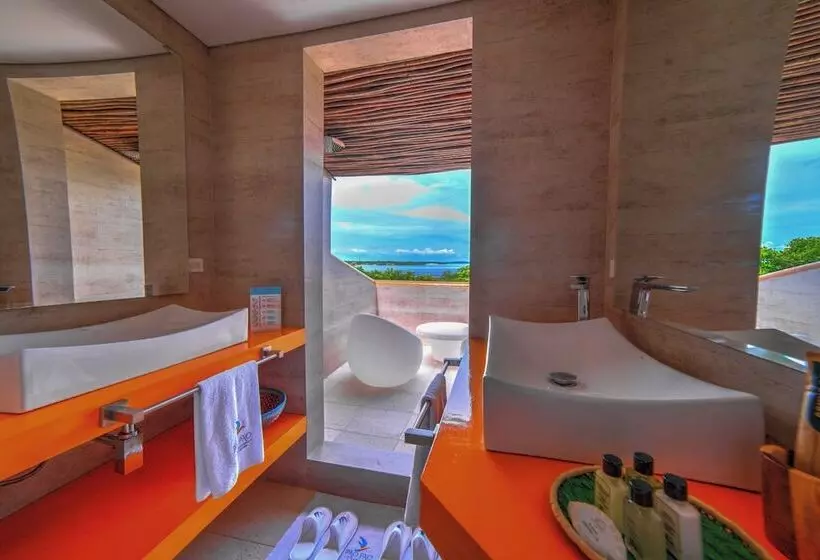 Pao Pao Hotel & Beach Club