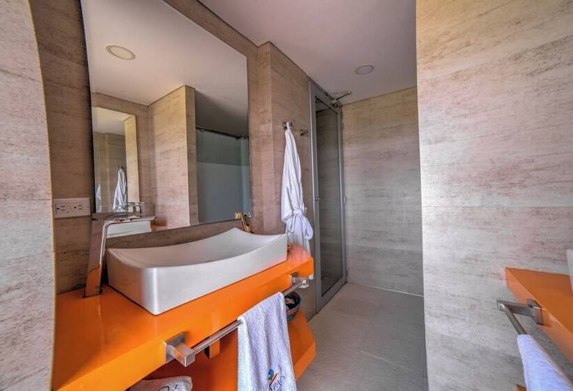 Pao Pao Hotel & Beach Club