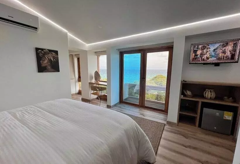 Pao Pao Hotel & Beach Club