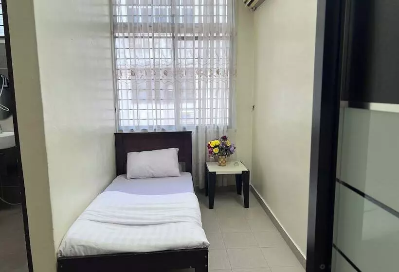 Majatalo Oyo Homes 90982 Hifi Rooms