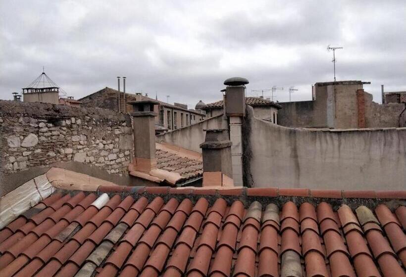 تختخواب و صبحانه Les Toitures De Nîmes