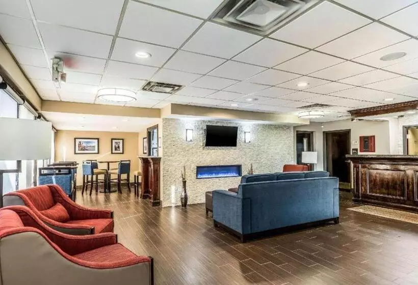 Hotelli Comfort Inn Downtown