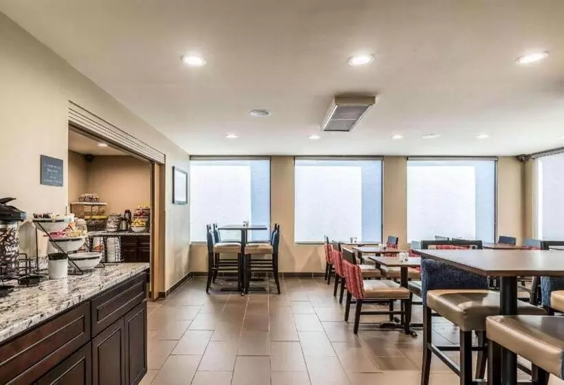 Hotelli Comfort Inn Downtown