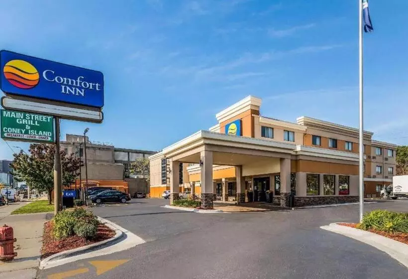 Hotelli Comfort Inn Downtown