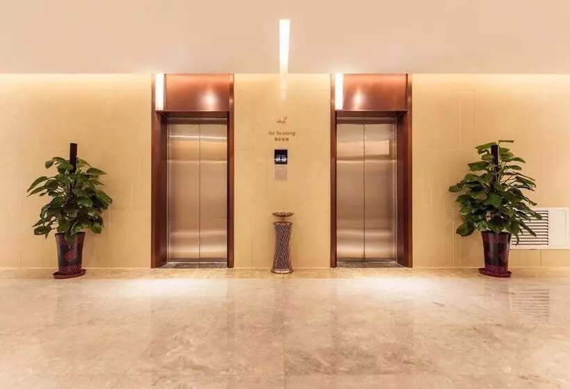 Lavande Hotel·jining Party School Building