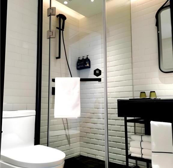 Premier City Comfort Hotel Wuhan Yellow Crane Shouyi Road Metro Station