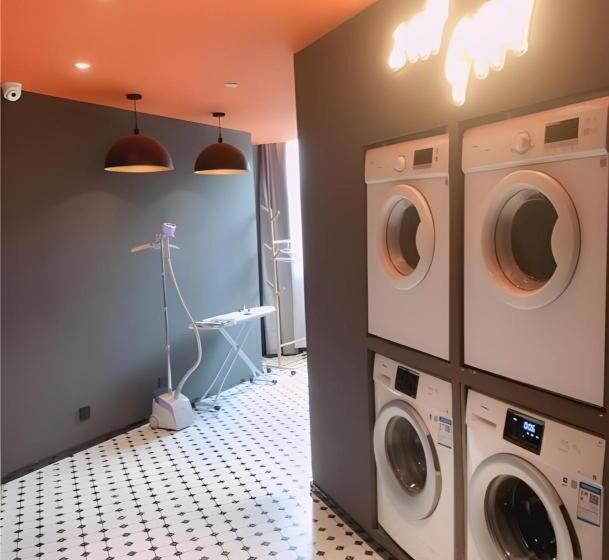 Premier City Comfort Hotel Wuhan Yellow Crane Shouyi Road Metro Station