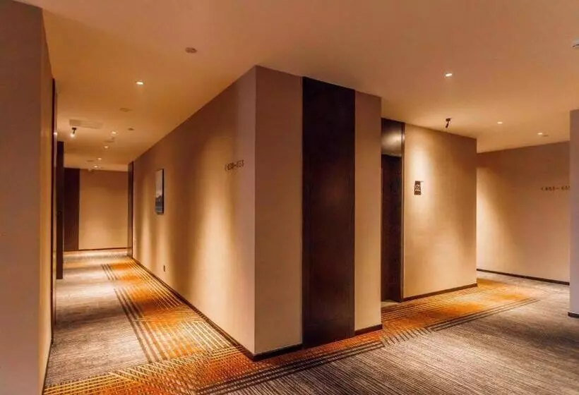 Zmax Hotel Yan An Baimi Avenue Baotashan