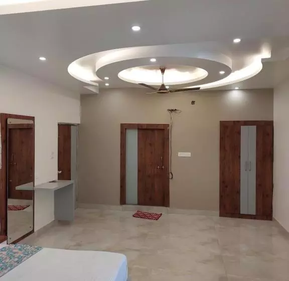 Hotelli Aastha & Banquets