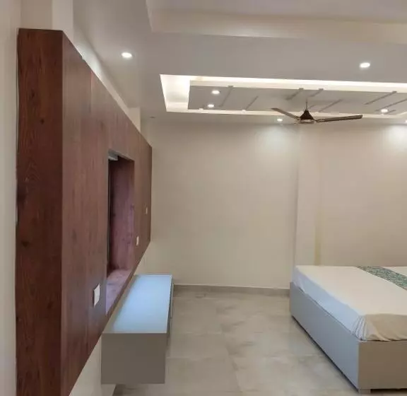Hotelli Aastha & Banquets