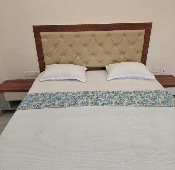 酒店 Aastha & Banquets