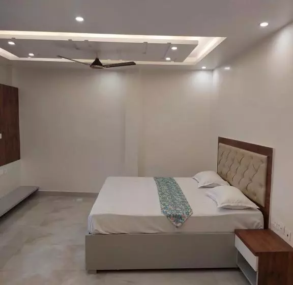Hotelli Aastha & Banquets
