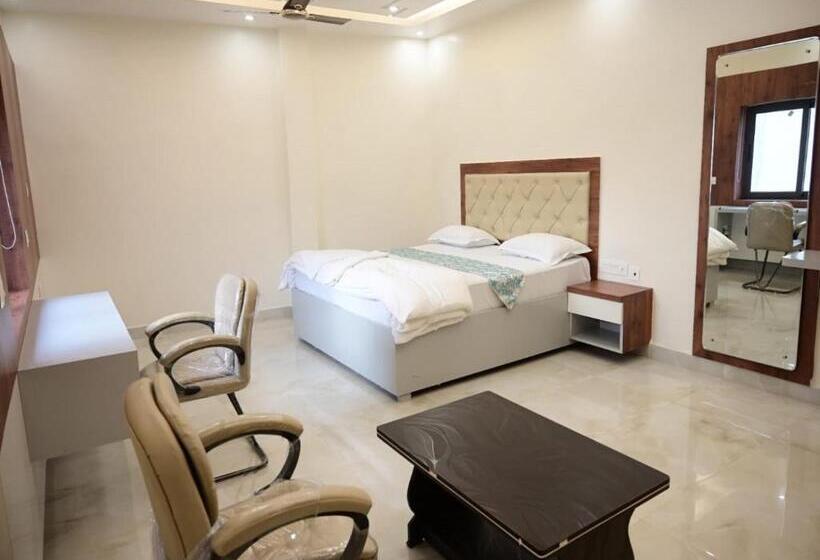 酒店 Aastha & Banquets