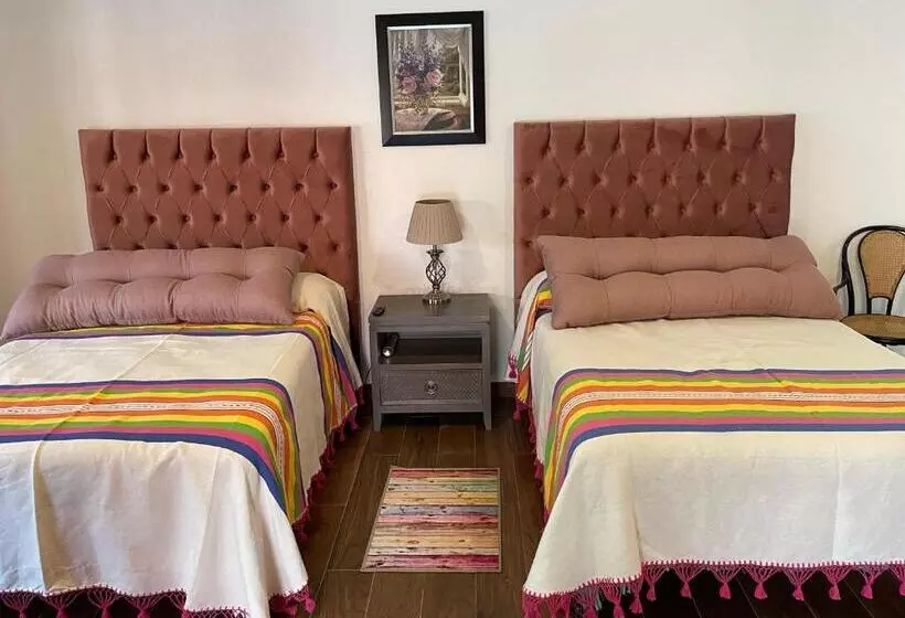 ホテル La Casa Roja