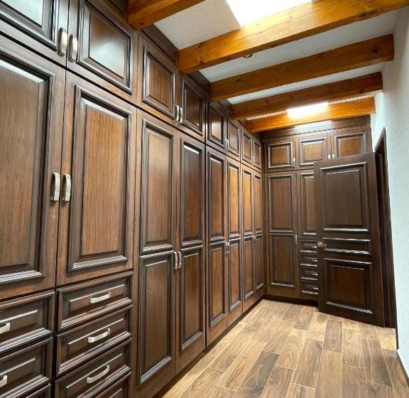 בית מלון כפרי La Casa Roja