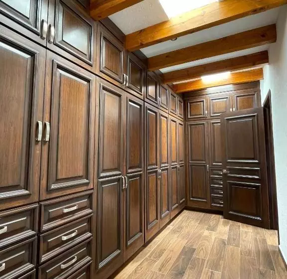 ホテル La Casa Roja