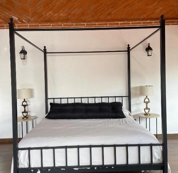 בית מלון כפרי La Casa Roja