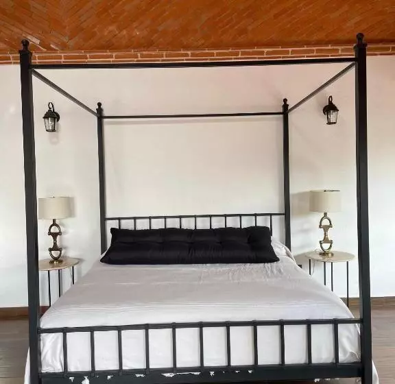 ホテル La Casa Roja