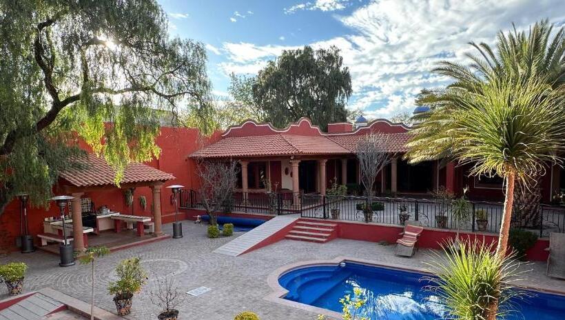 בית מלון כפרי La Casa Roja