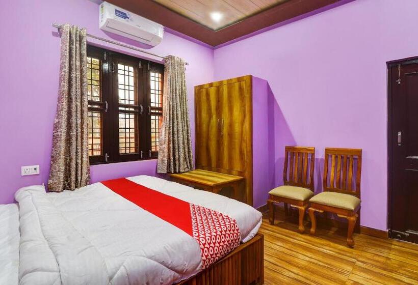 Отель Oyo Hari Leela Home Stay