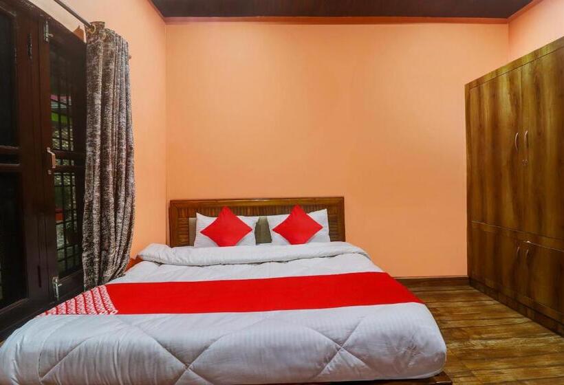 Отель Oyo Hari Leela Home Stay