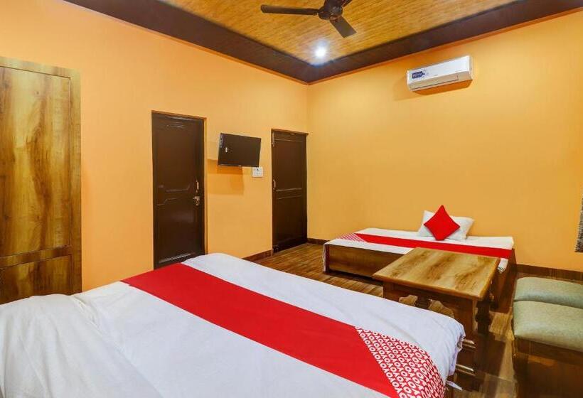 Отель Oyo Hari Leela Home Stay