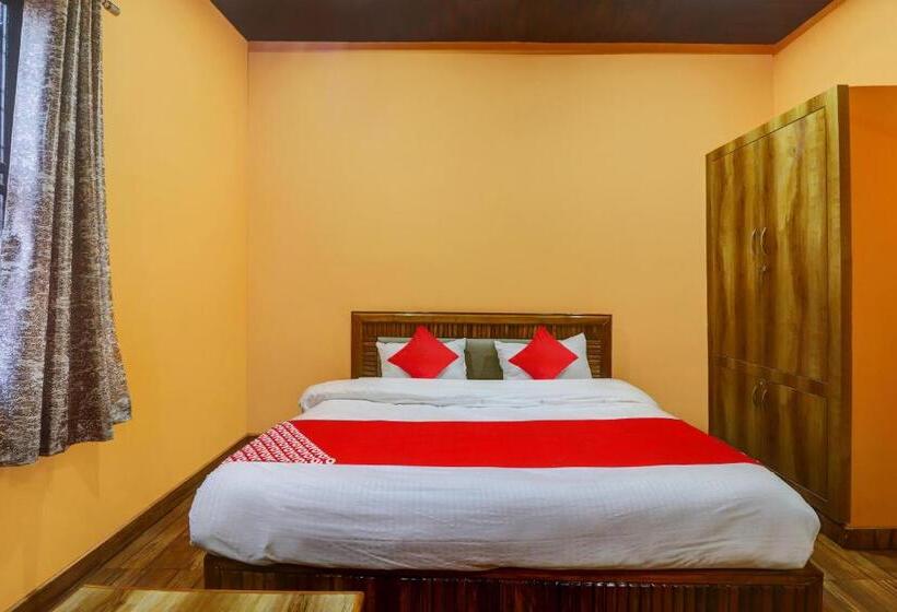 Отель Oyo Hari Leela Home Stay