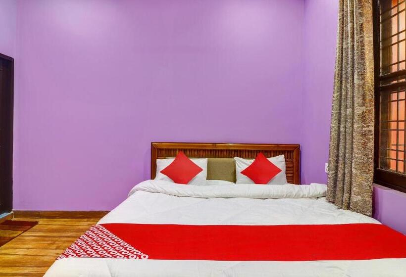 Отель Oyo Hari Leela Home Stay