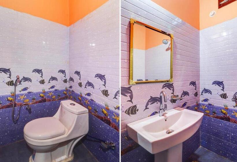 Отель Oyo Hari Leela Home Stay